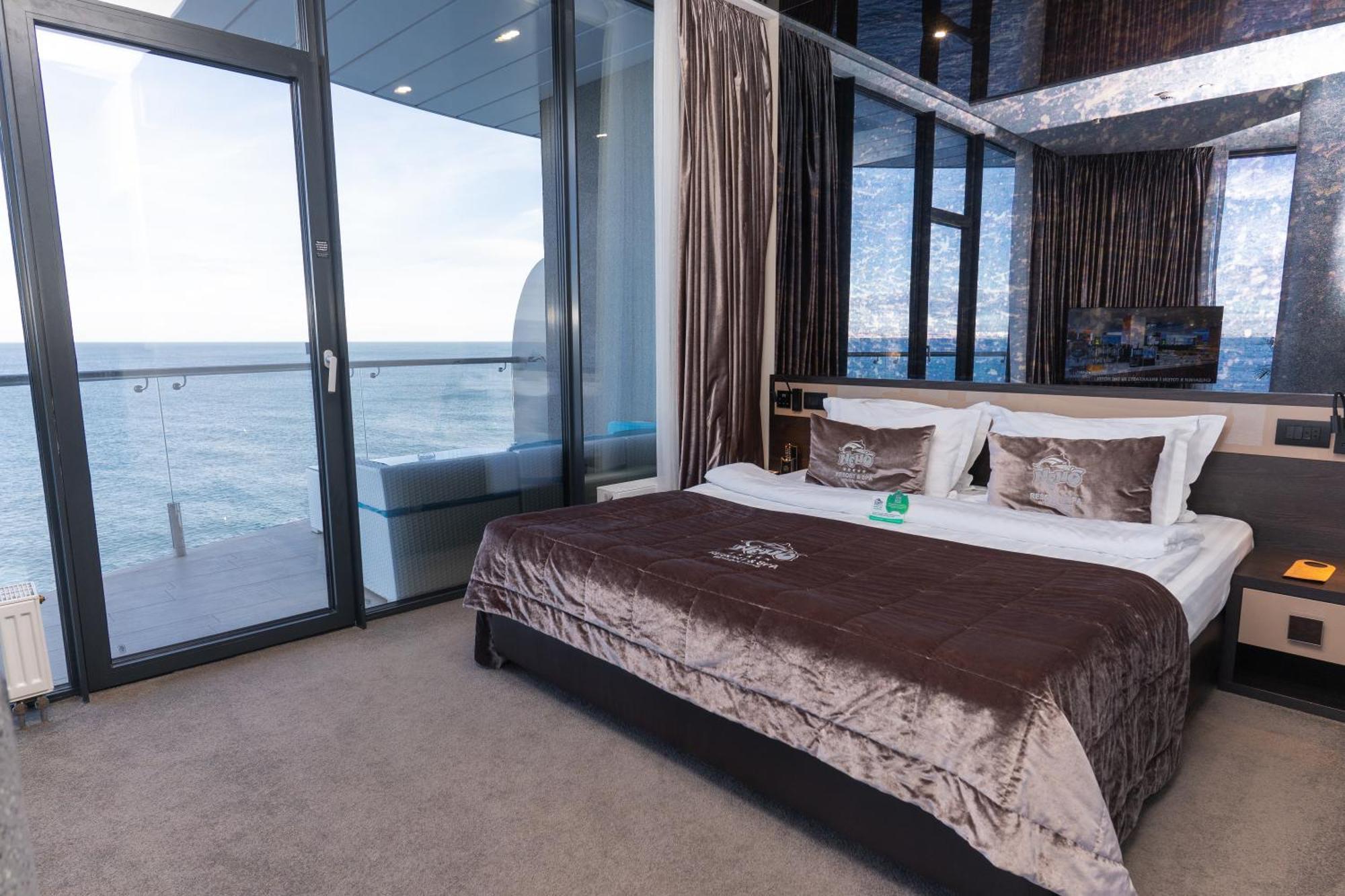 Nemo Hotel Resort & Spa Odesa Room photo Suite