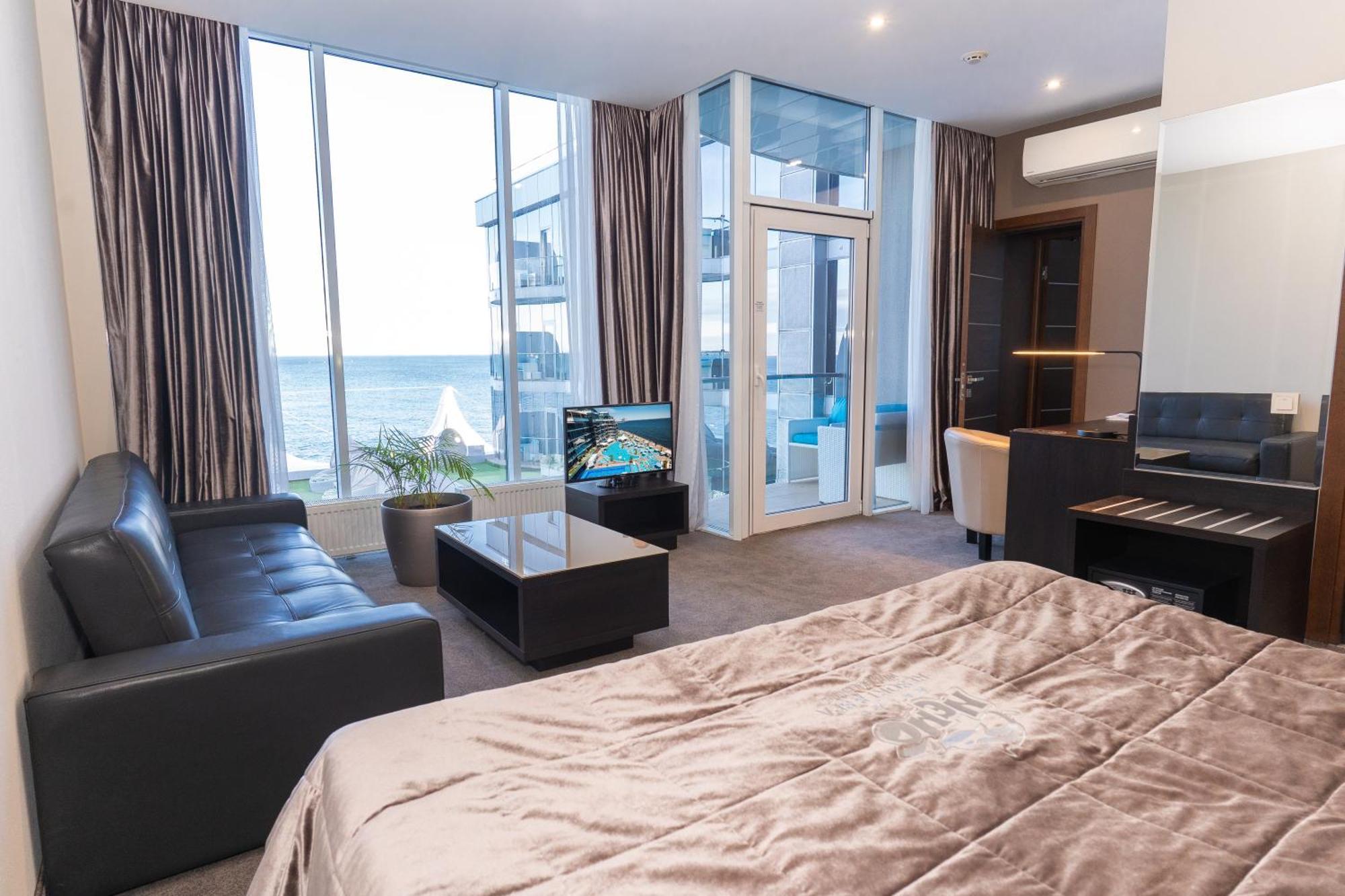 Nemo Hotel Resort & Spa Odesa Exterior photo A room at the hotel