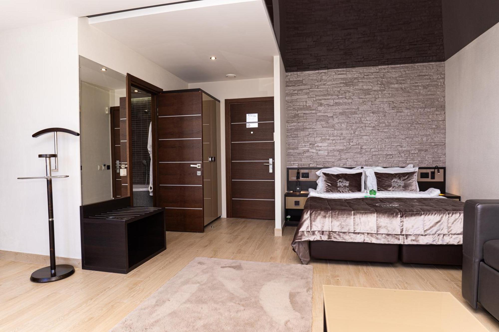 Nemo Hotel Resort & Spa Odesa Exterior photo A room at the hotel