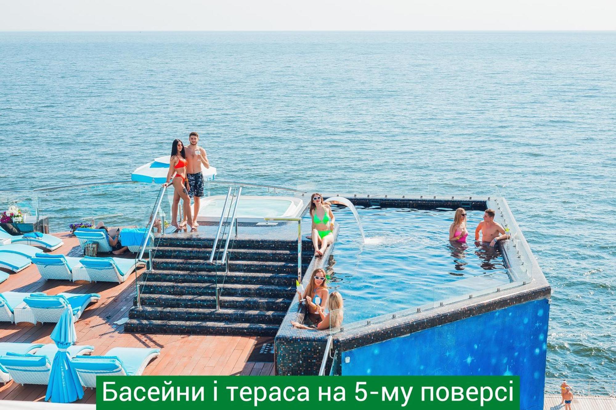 Nemo Hotel Resort & Spa Odesa Exterior photo Bathing and sunbathing on the 5-meter pier