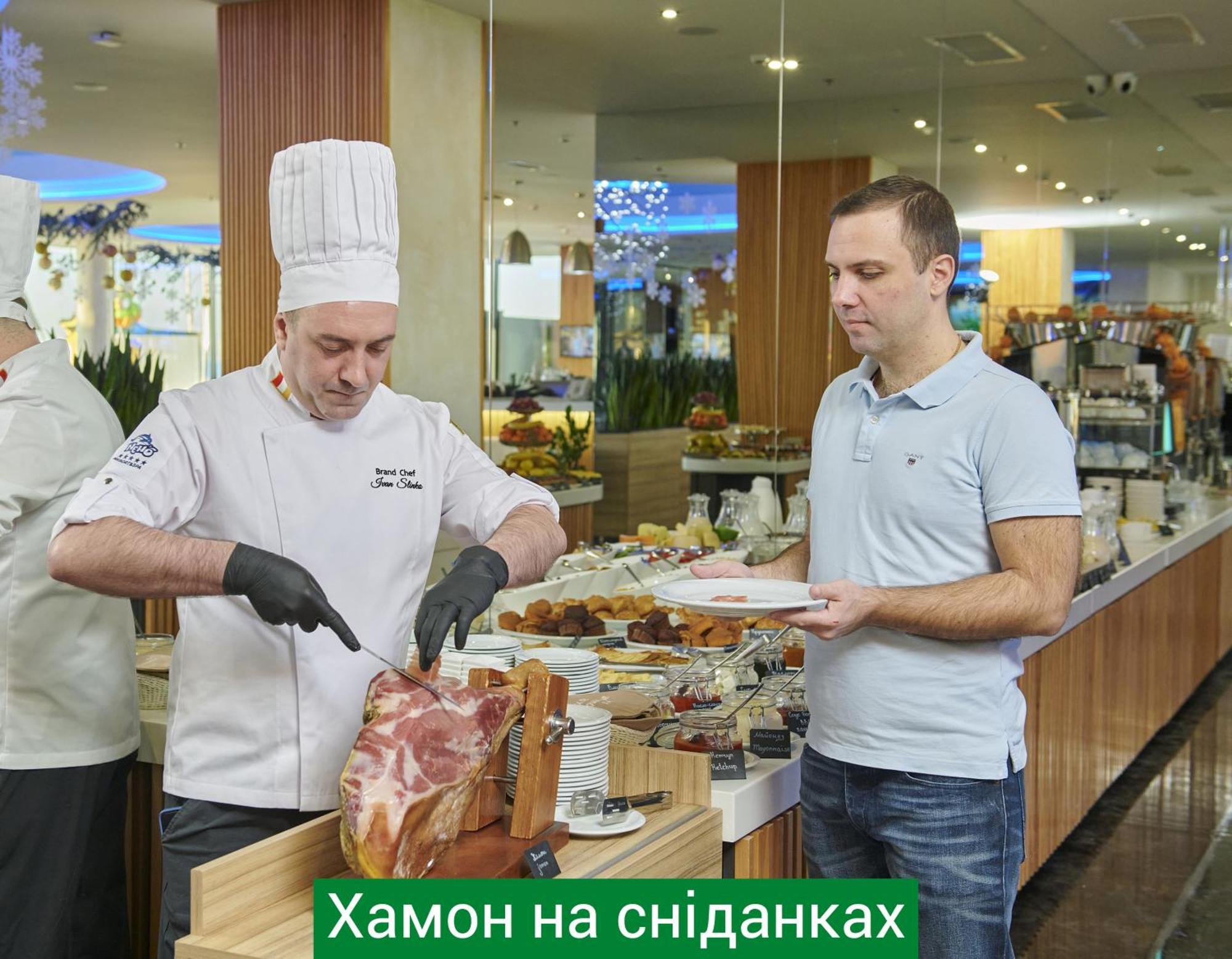 Nemo Hotel Resort & Spa Odesa Exterior photo A ham being carved