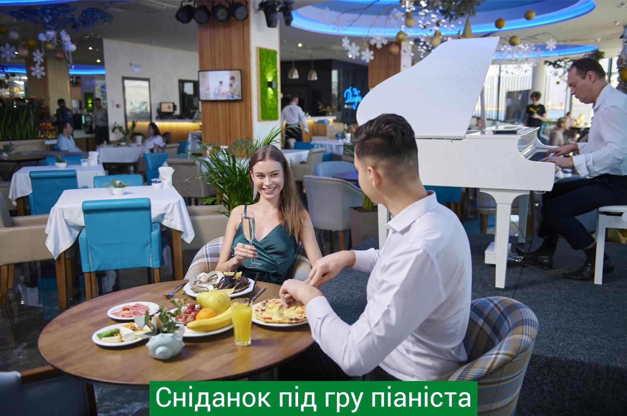 Nemo Hotel Resort & Spa Odesa Exterior photo Restaurant in the airport